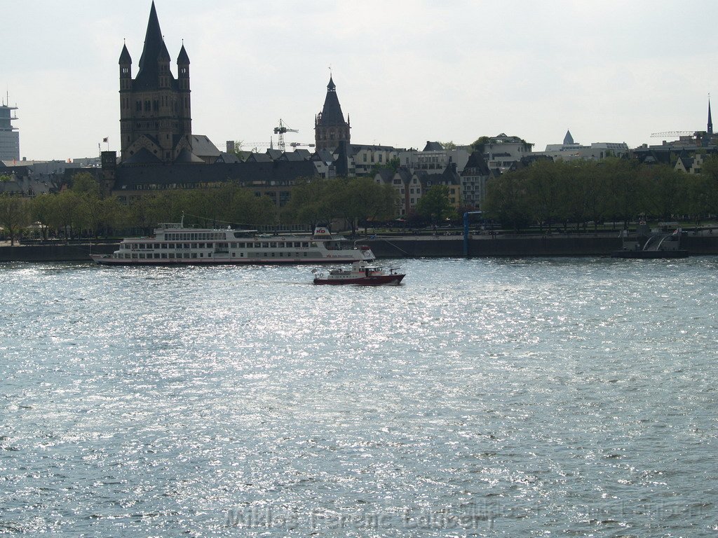 Uebungsfahrt Loeschboot und Ursula P38.JPG